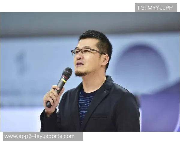 杨毅分析老詹在热火的权威地位斯波需看其脸色莱利则不以此为然 杨毅分析老詹在热火的权威地位斯波需看其脸色莱利则不以此为然