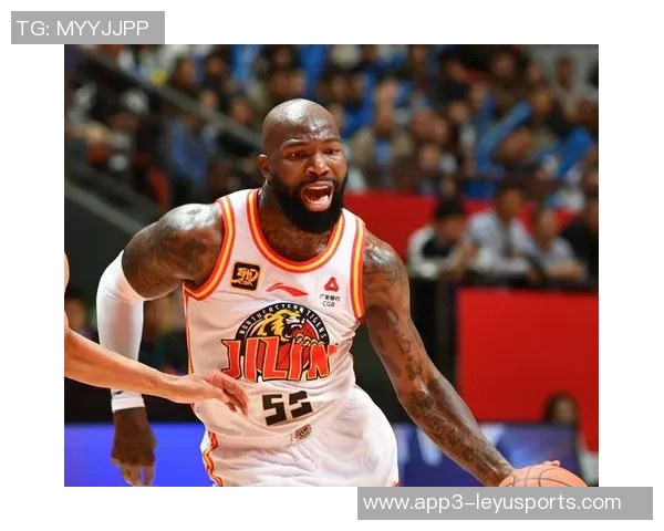 洛夫顿凭借25分8篮板5助攻荣膺决赛MVP上海队祝贺肯尼成就辉煌